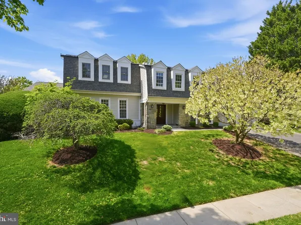 1525 W Kersey Ln, Rockville, MD 20854