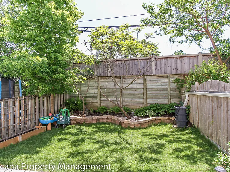 72 Burlington Cres #1 — Photo 26