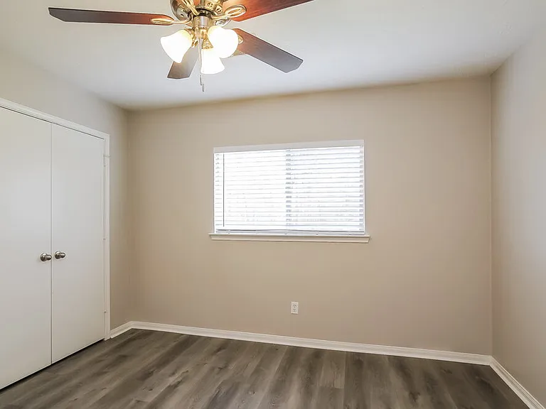 31518 Kingston Village Dr — Photo 14