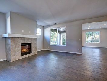 5th image of 8621 Anderson Ct NE