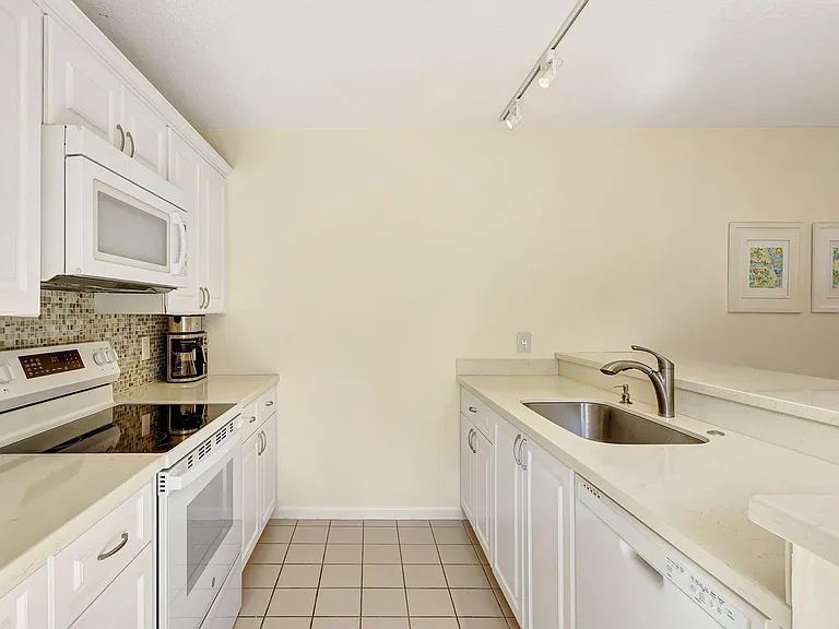 2332 23rd Ct #57D — Photo 15