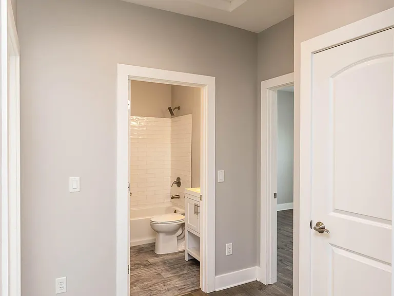 800 E Cherry St — Photo 19