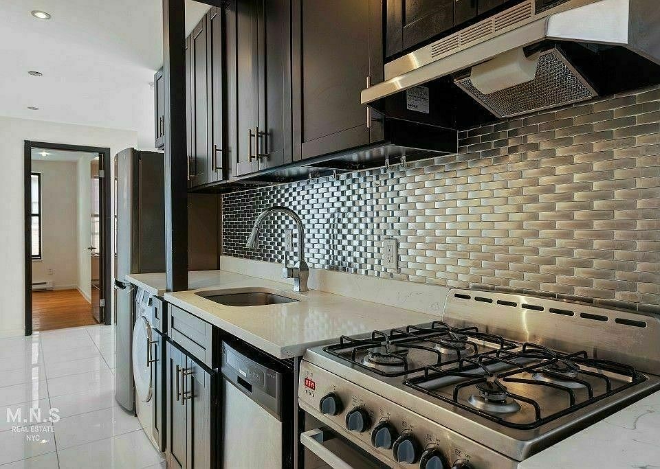 1st image of 225 W 109th St APT 41