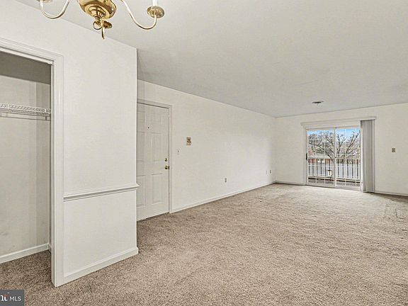 5th image of 298 Colonial Rd APT 7