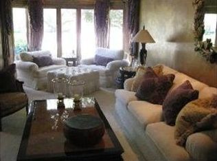 40 Founders Pointe N, Bloomingdale, IL 60108