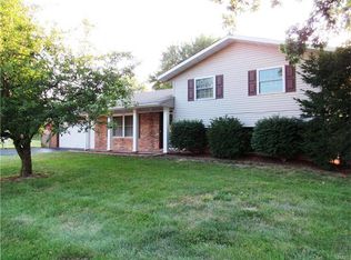 1413 Albany Station Rd, Belleville, IL 62223