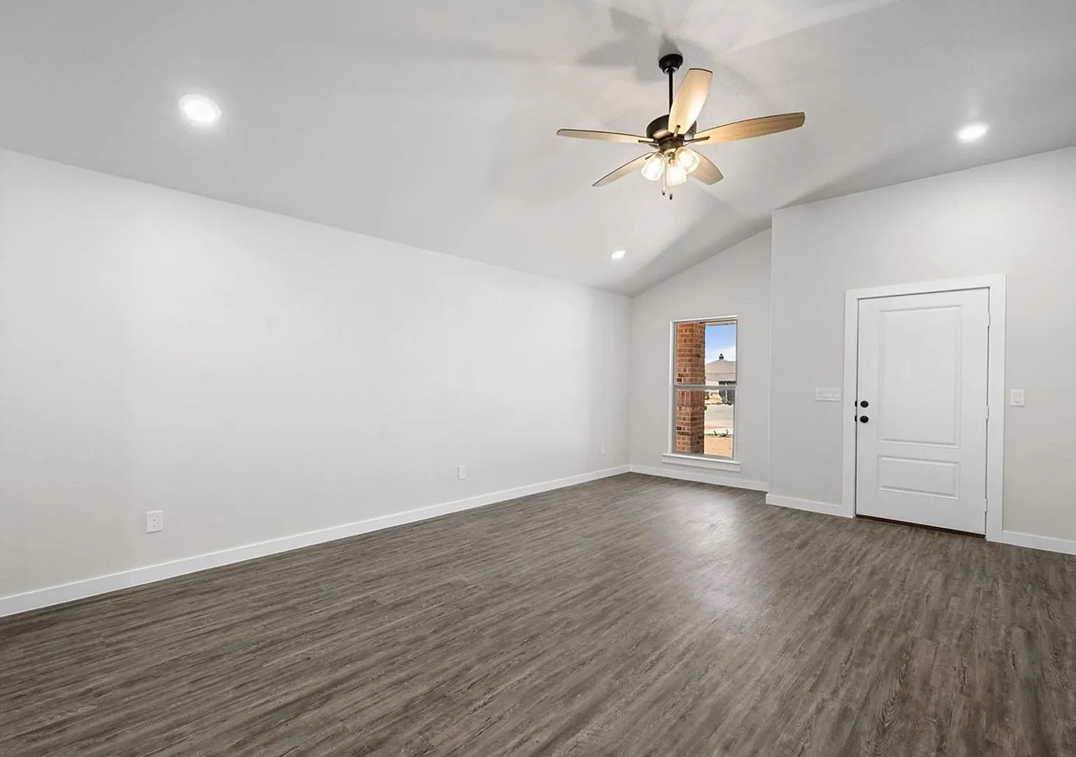Full Appliance Package At $1799 A Month With A 15 Month Lease!! Modern Smart Home Living In Willo... — Photo 3