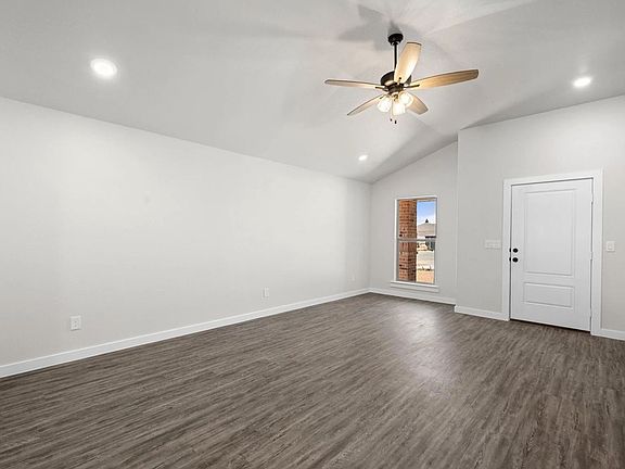 4th image of 2123 Langford Ave