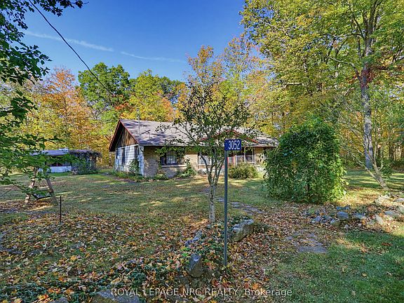 3rd image of 3052 Maple Ave