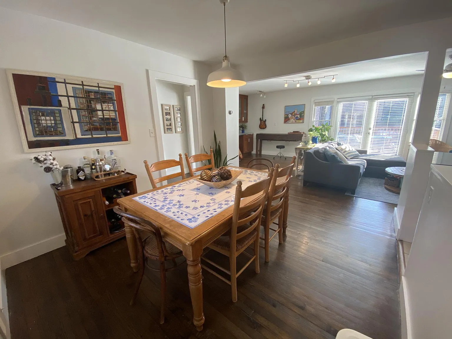 3 bed, 2.5 bath, 2300 sqft, $3,850 — Photo 3
