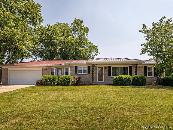 3rd image of 525 Sky Park Drive NE