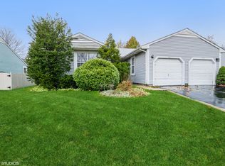 549 Lyon Dr, Buffalo Grove, IL