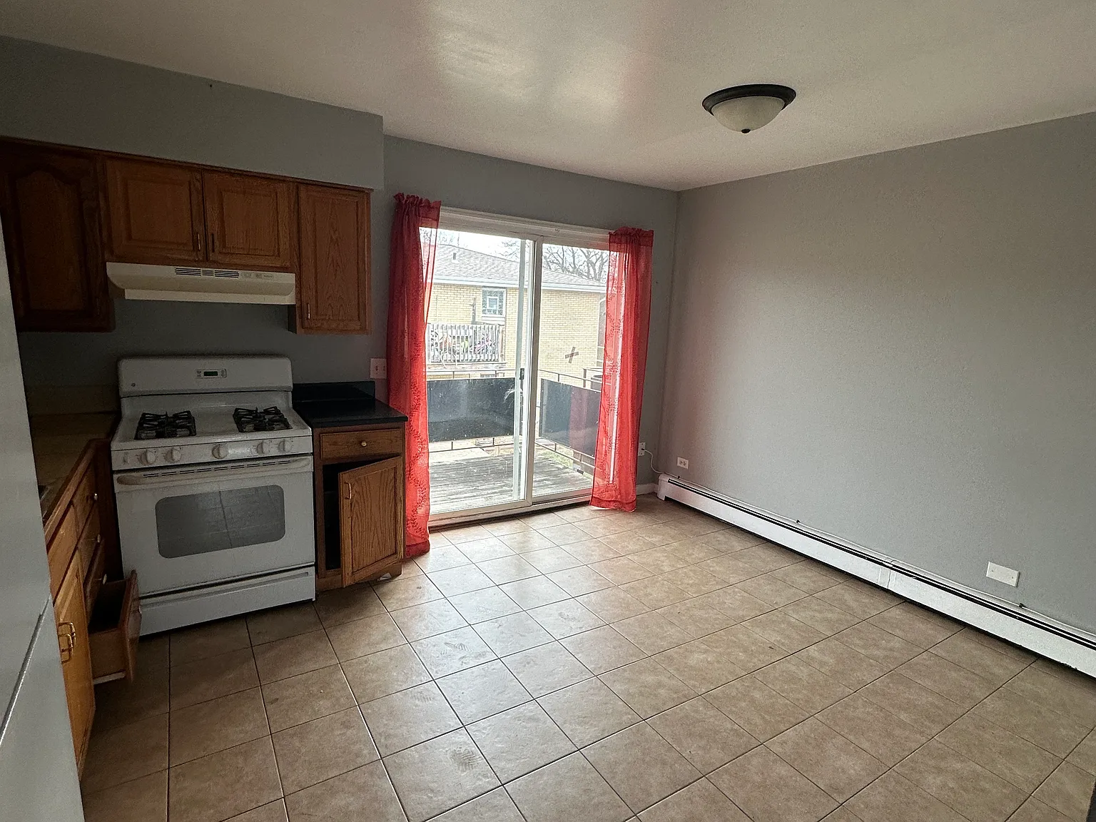 1640 Mulberry Ln — Photo 3