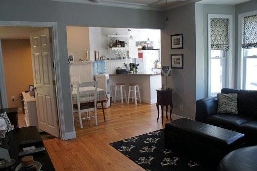 Living room to Kitchen
