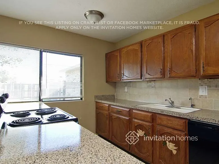 656 Priscilla Ln — Photo 8