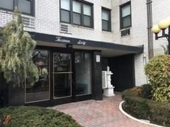 1360 Ocean Parkway image 1 of 12
