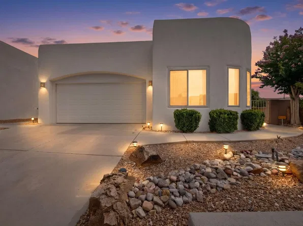 8816 Desert Finch Ln NE, Albuquerque, NM 87122