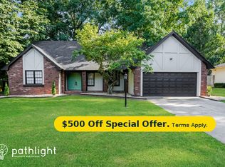 1738 E Camino Alto St, Springfield, MO 65804