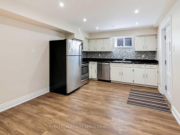 4th image of 141 Katherine Rd #Basement