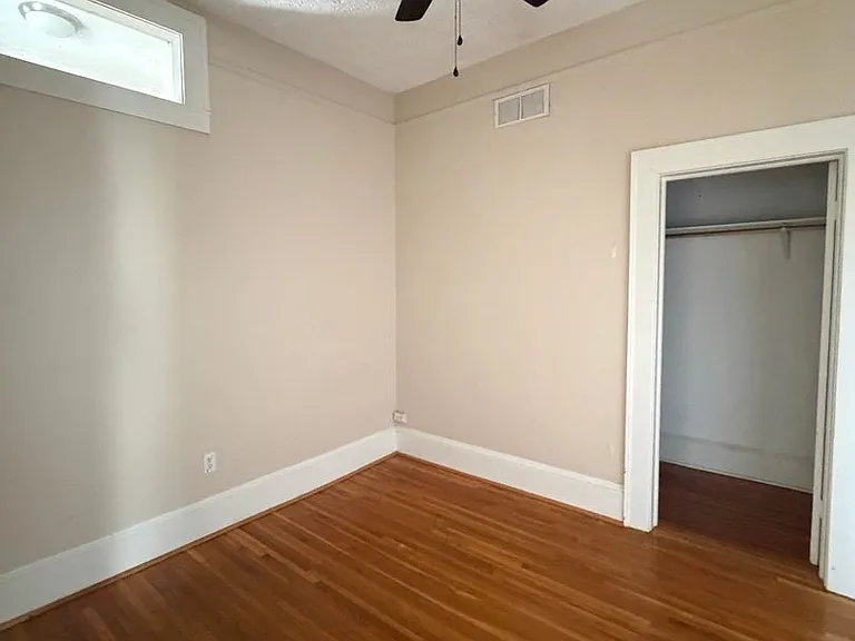 115 Lockett St — Photo 4