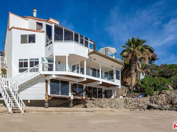 11378 Tonga St - Houses in Malibu, CA