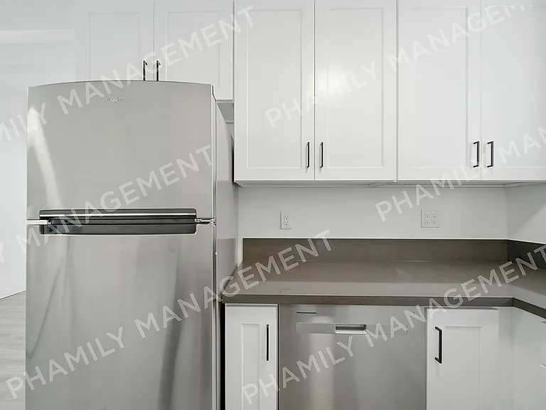475 S Los Robles Ave #13 — Photo 7