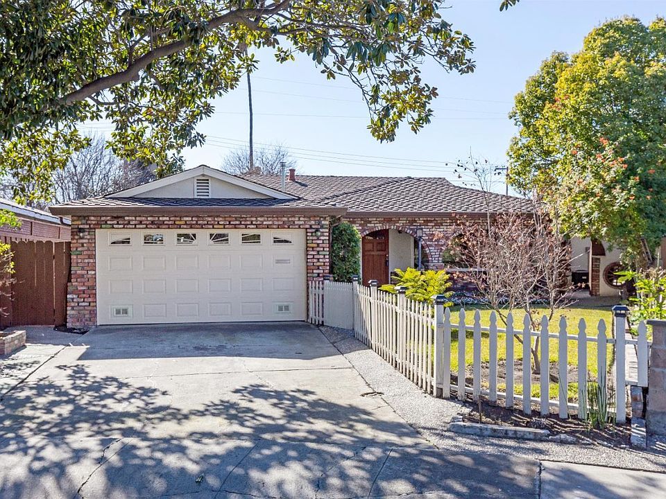 1st image of 2278 Manhattan Pl
