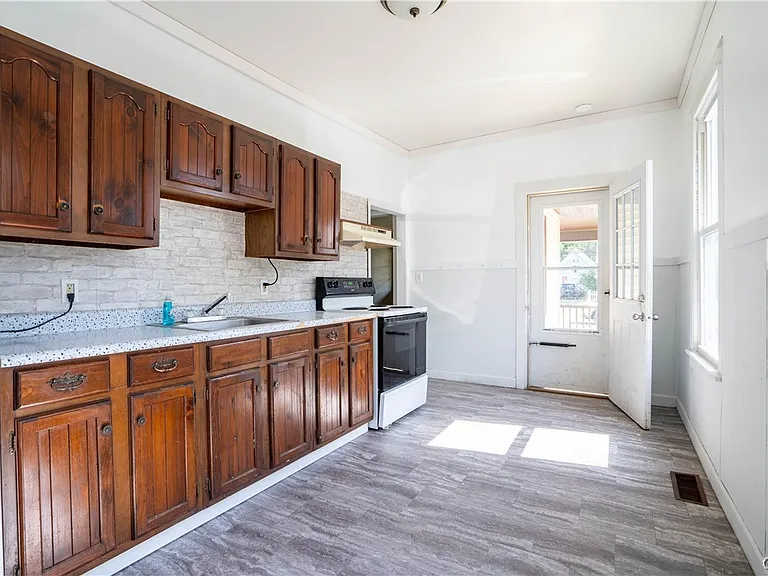43 W State St #1 — Photo 14
