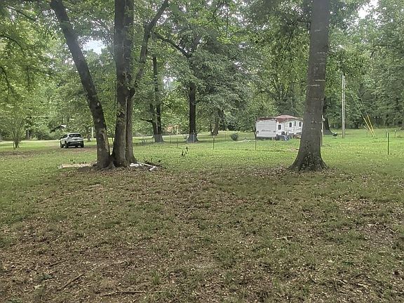 3rd image of 681 Vise Ln