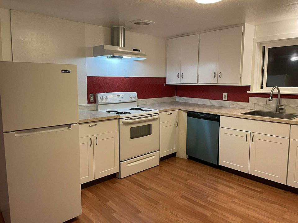 1st image of 912 S Race St #1