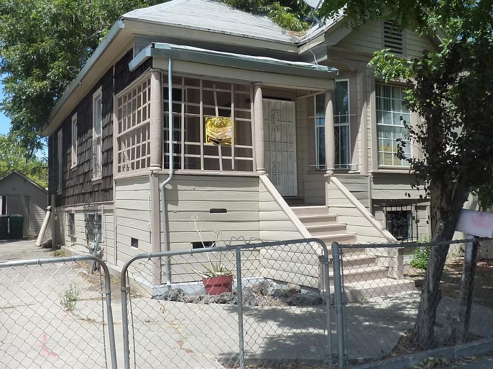 1st image of 1415 E Oak St