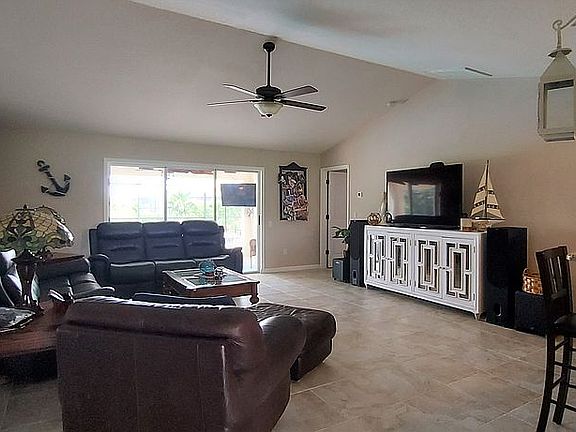 5th image of 24500 Saragossa Ln