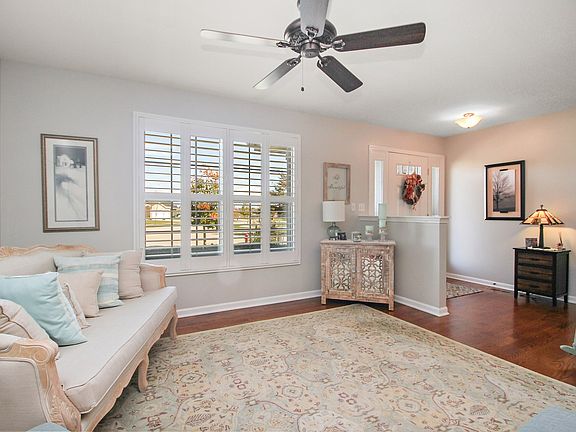 4th image of 16325 W Shetland Ct