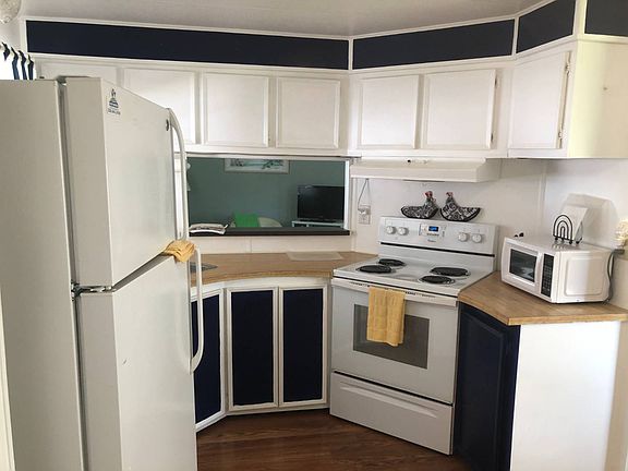 4th image of 5504 Virginia Dare Ln #610