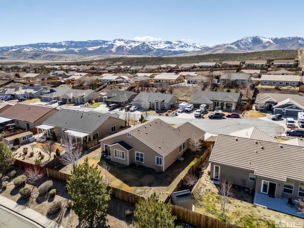 17960 Blake Ct, Reno, NV 89508