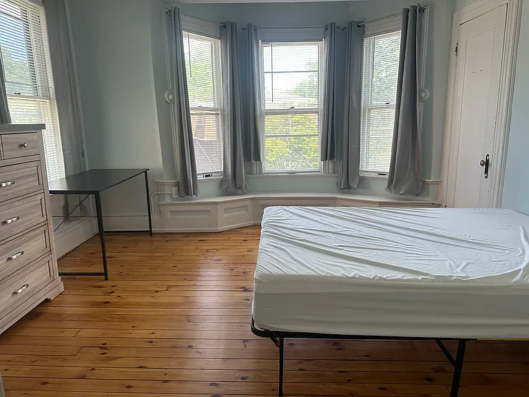 40 Riverside Dr #2R — Photo 4