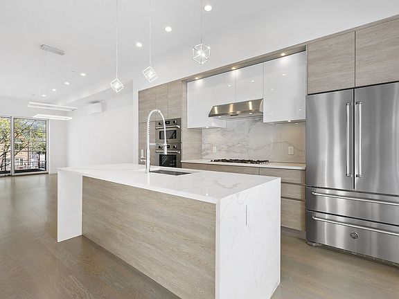 3rd image of 2268 21st St