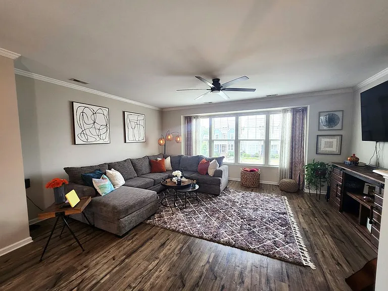 1422 Independence Blvd — Photo 3