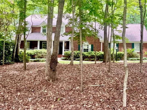 4015 Bienvenue Dr, Greensboro, NC 27409