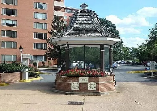 Building Photo - 1011 Arlington Blvd #514