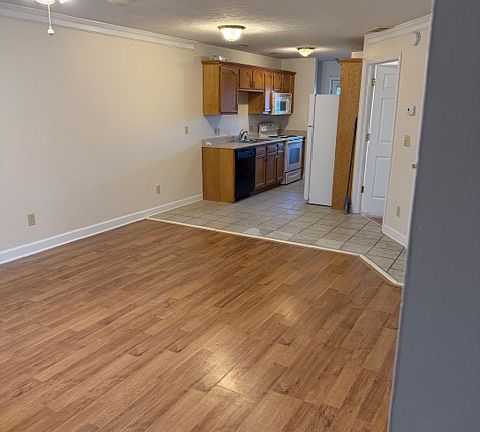 4th image of 678 Ben Ali Dr APT G