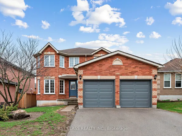 104 Chalmers Dr, Barrie, ON L4N 8V9