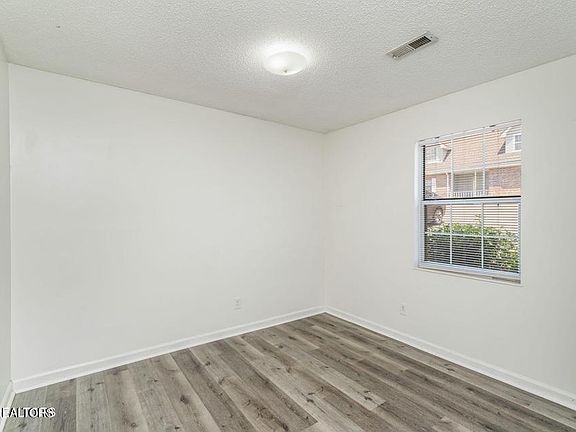 3rd image of 2020 Silverbrook Dr #5C