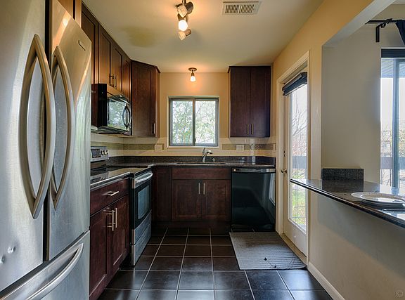 3rd image of 1116 Prescott Dr APT 2D