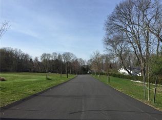 5 Cortland Ln, Bristol, RI 02809