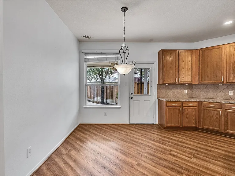 9915 Valance Way — Photo 13