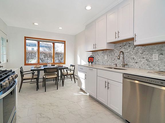 2nd image of 22 Wenwood Dr