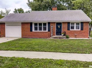 305 Lincoln, Blue Mound, IL 62513