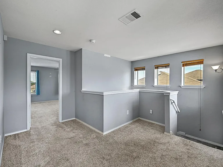 214 Briarwood Dr — Photo 15