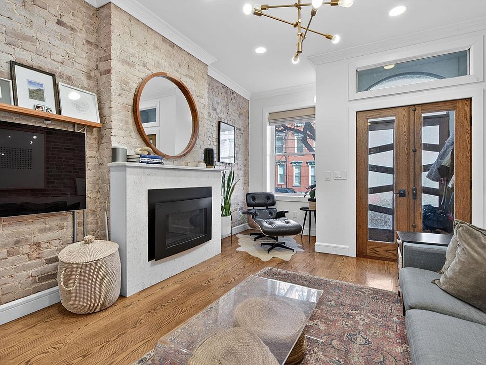1st image of 926 Park Ave